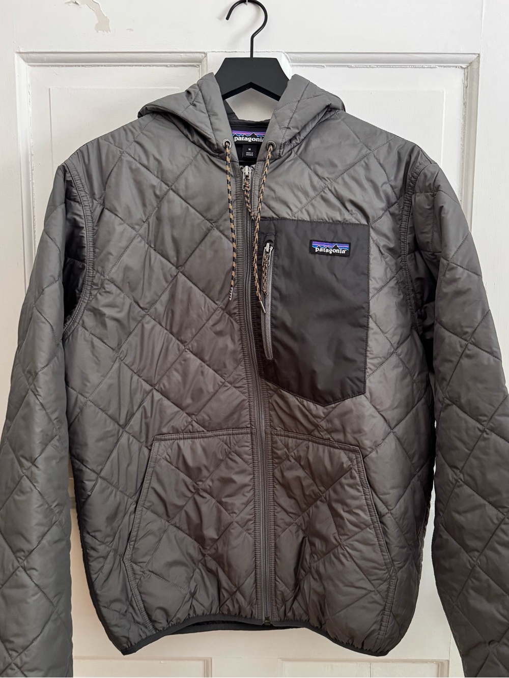 Patagonia Men's Diamond Quilted Outdoor Bomber Hoody Jacket Noble Grey, Medium